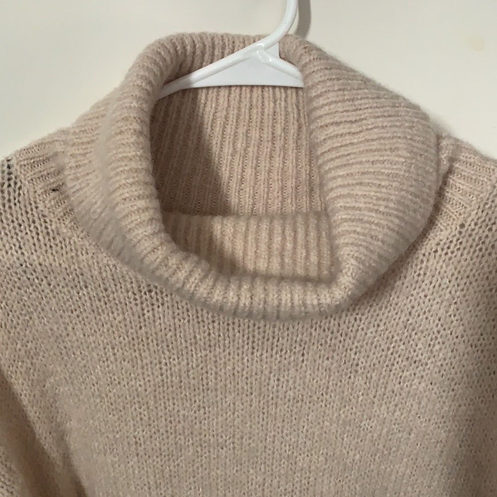 H&M sweater - Picture 2 of 2